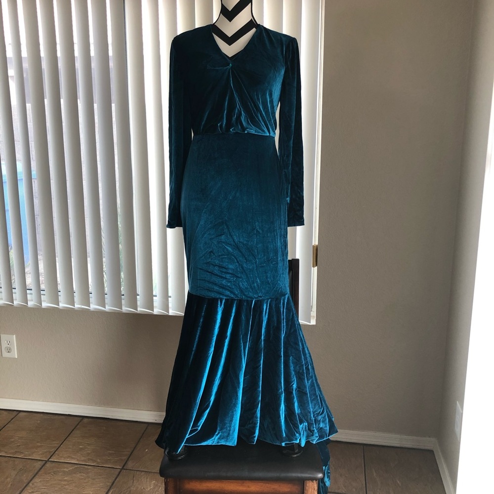 Elegant Teal Velvet Wedding Dress
